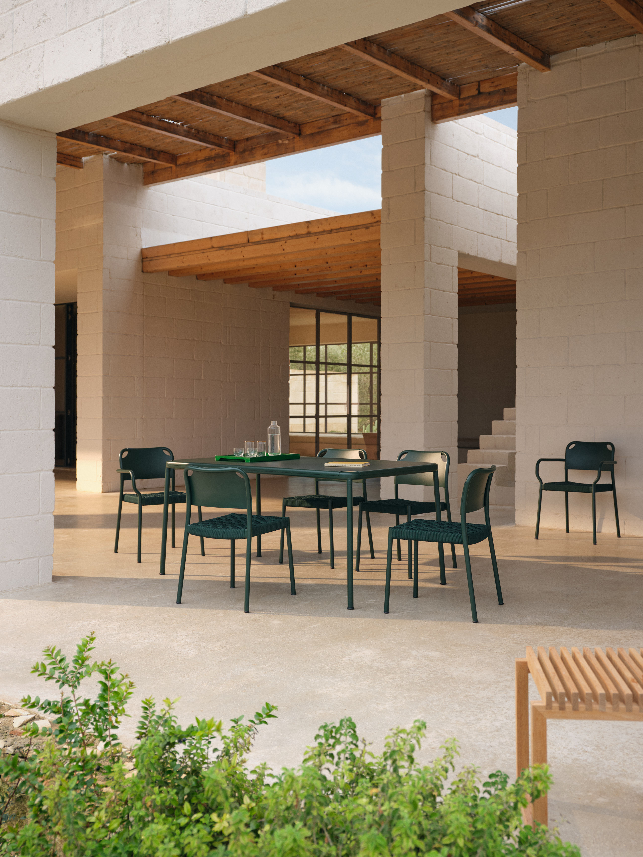 FH_Vind_Armchair_Chair_Table_Hunter Green